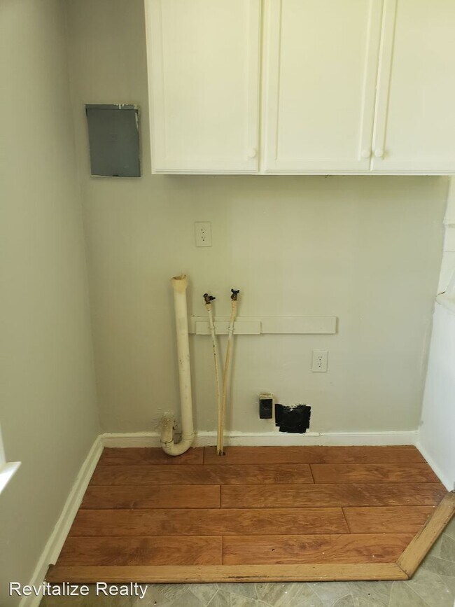 Building Photo - 2 br, 1 bath House - 1907 Halls Mill Rd