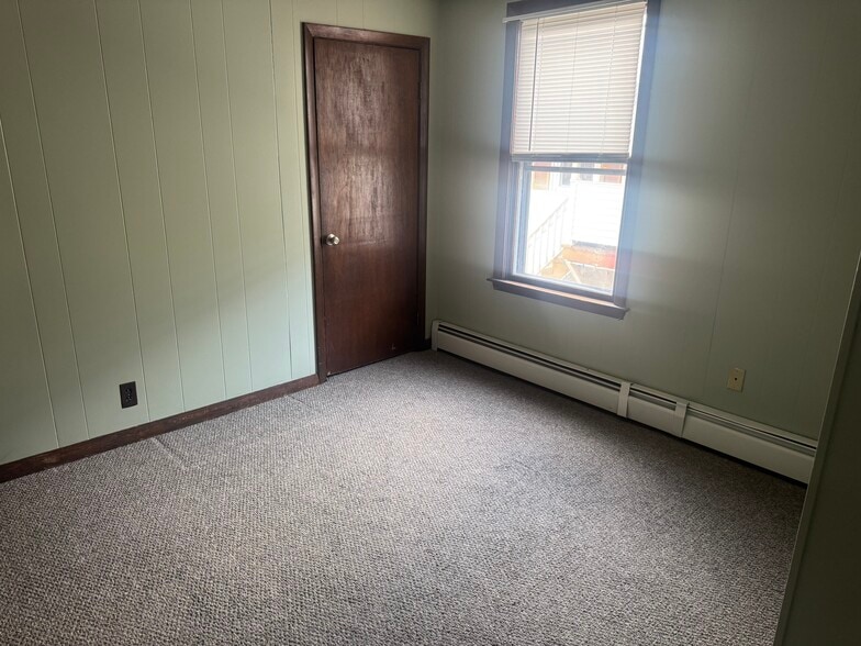 Building Photo - 21 Mason St