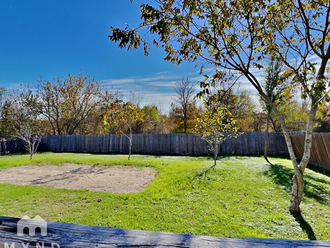 Building Photo - 18624 Great Falls Dr