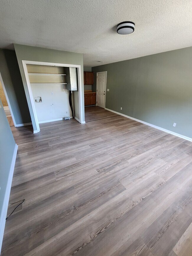 Primary Photo - 312 Brookside Dr