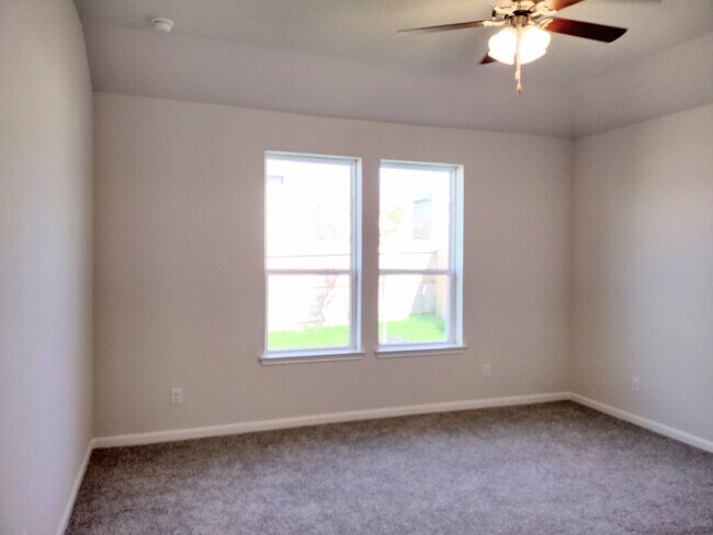 Building Photo - Beautiful 4 bedroom new build, it is a must see!!