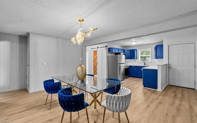 Building Photo - 1404 Denim Rd