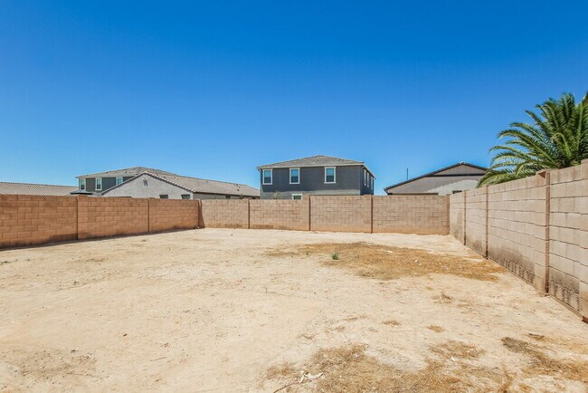 Building Photo - 5564 S 240th Dr