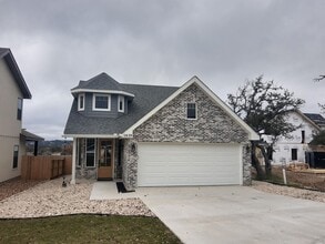 Building Photo - Kerrville, TX  Custom Build Home Ready for Immediate Move In