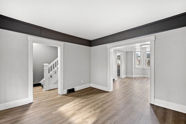 Building Photo - Updated 3 Bedroom home in Carrick availabl...