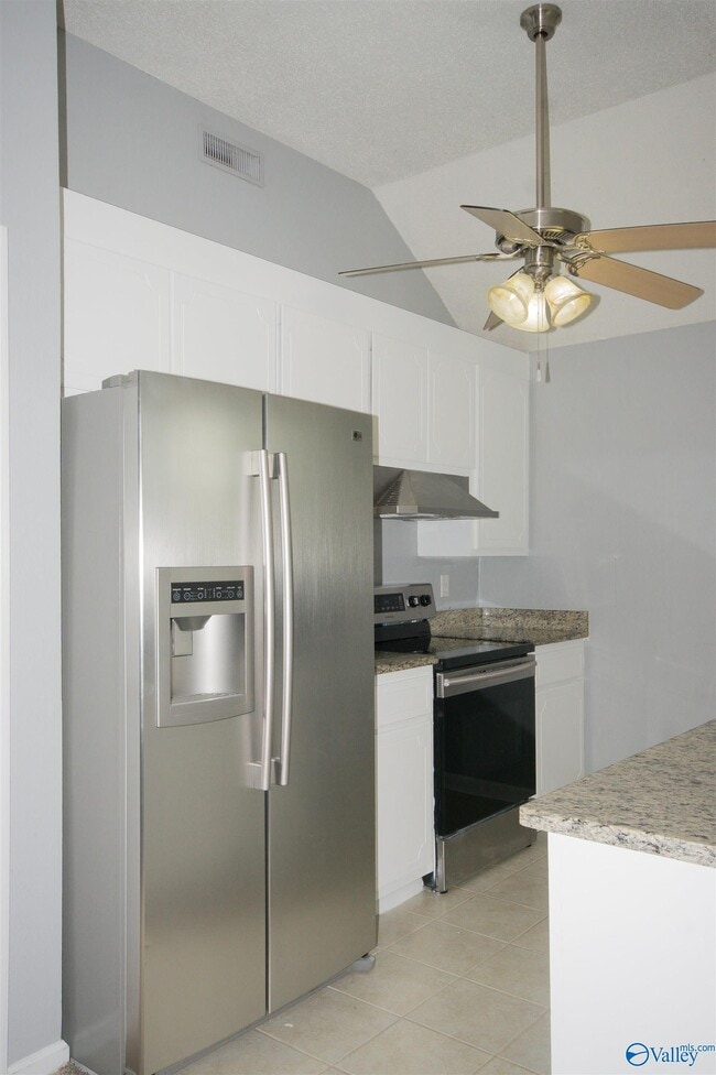 Building Photo - 215 Cypress Creek Dr