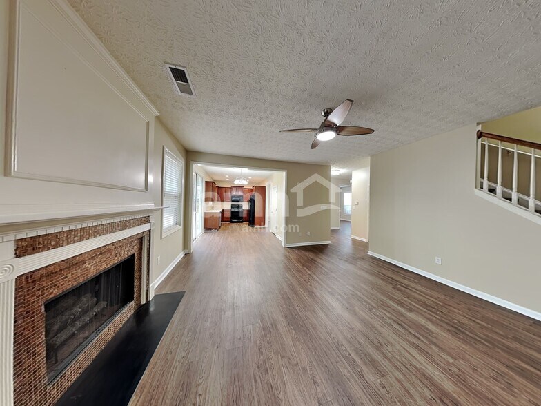 Building Photo - 6932 Silver Bend Pl