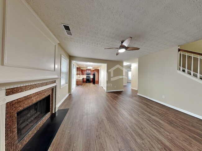 Building Photo - 6932 Silver Bend Pl