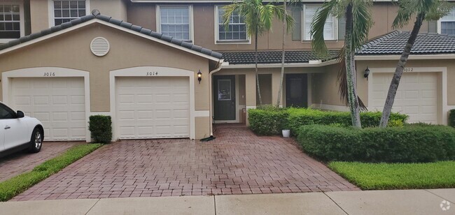 Building Photo - 3014 SE Lexington Lakes Dr