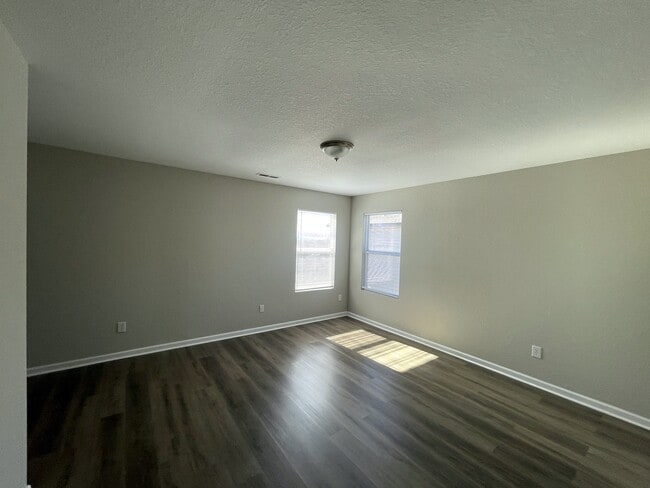 Building Photo - 228 Whitestone Dr NE