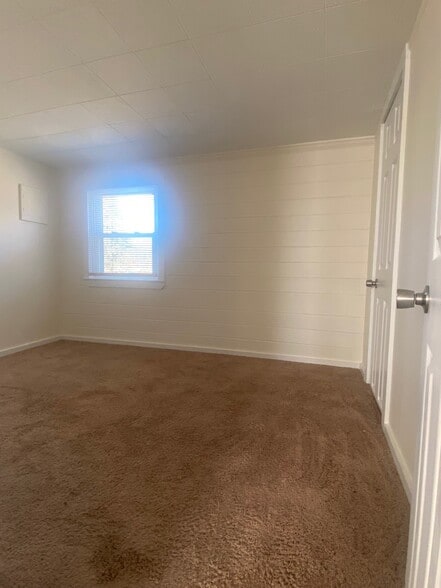 Building Photo - 230 Main St