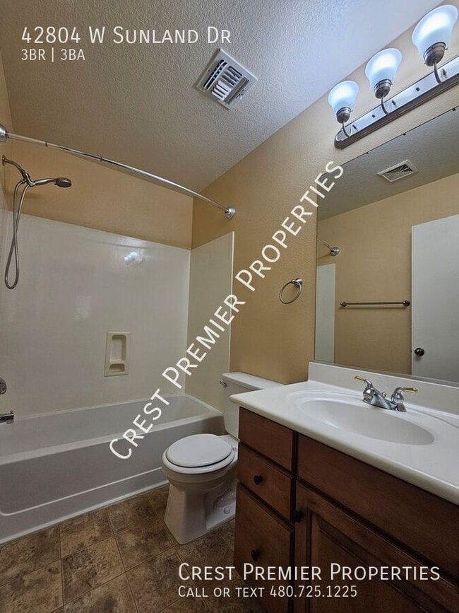 Building Photo - 42804 W Sunland Dr