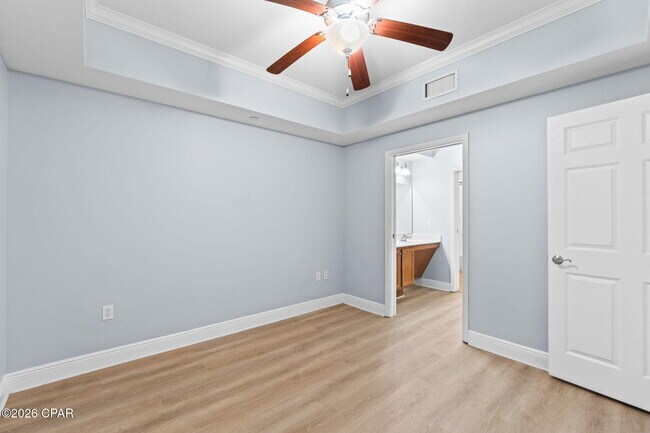 Building Photo - 2400 Grandiflora Blvd
