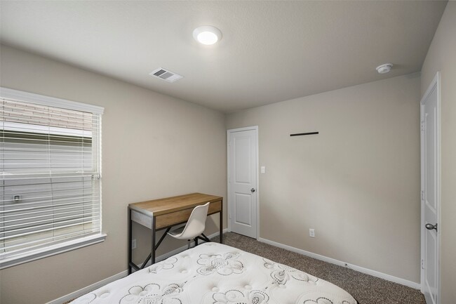 Building Photo - 5333 Samuel Run
