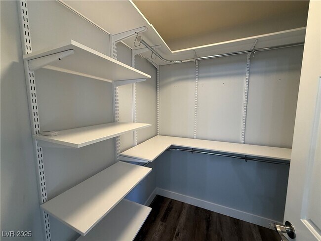 Building Photo - 1373 Dragon Rock Dr