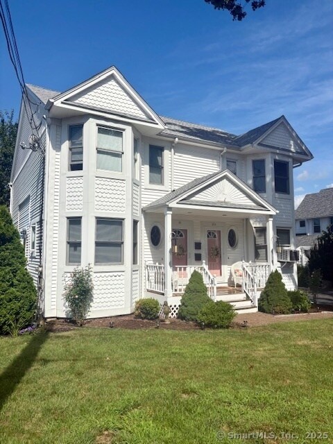 Building Photo - 20 Cedar St
