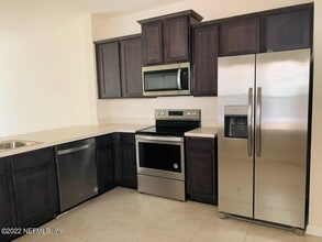 Building Photo - 7700 Legacy Trl