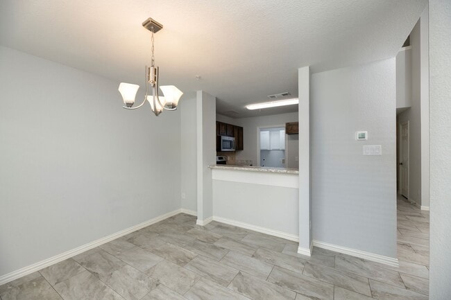 Building Photo - Creekside Townhomes