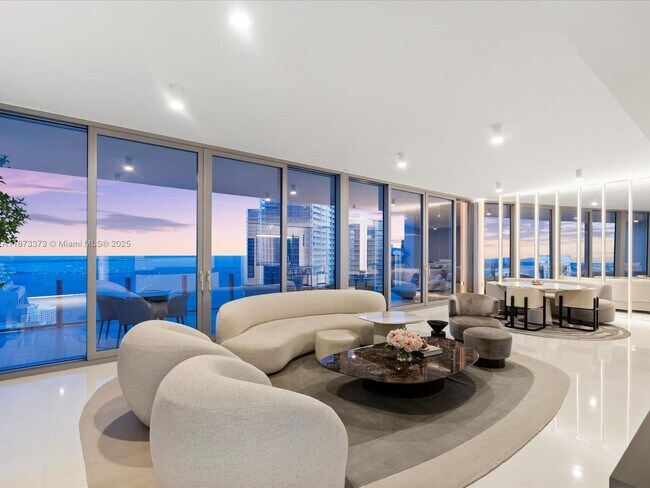 Building Photo - 300 Biscayne Blvd Way