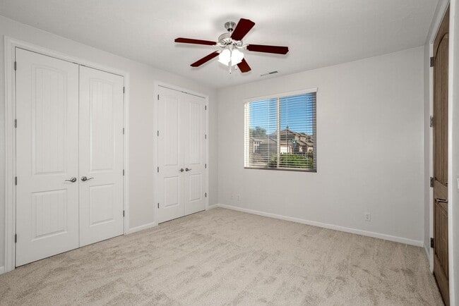 Building Photo - Washington Fields Home with Casita!