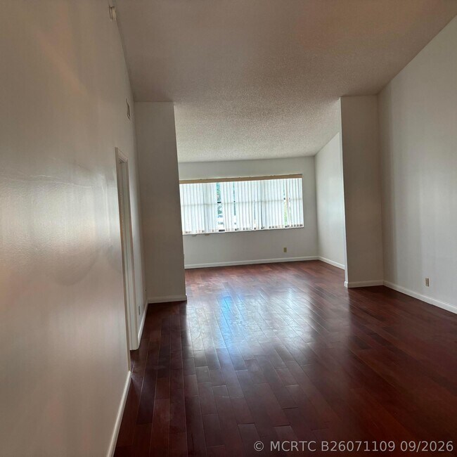 Building Photo - 7641 Tahiti Ln