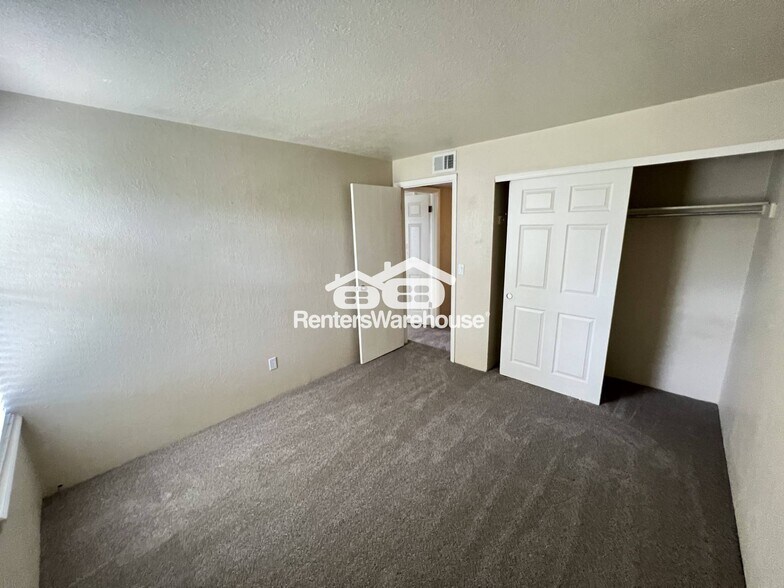 Building Photo - 14120 E Temple Dr