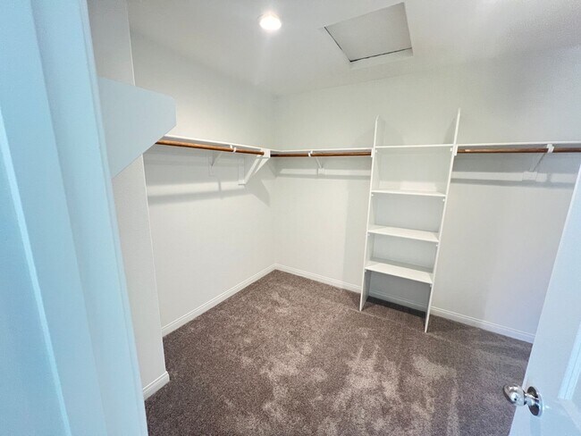 Building Photo - 21469 Thomas Ct
