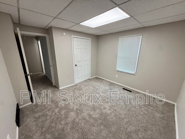 Building Photo - 316 N Sherman Ave