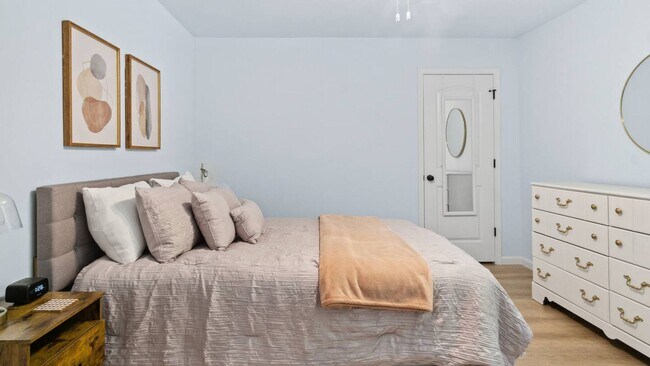 Building Photo - This FULLY FURNISHED ALL INCLUSVIE HOME IS...