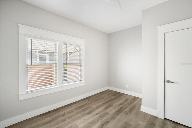 Building Photo - 1805 E Louisiana Ave