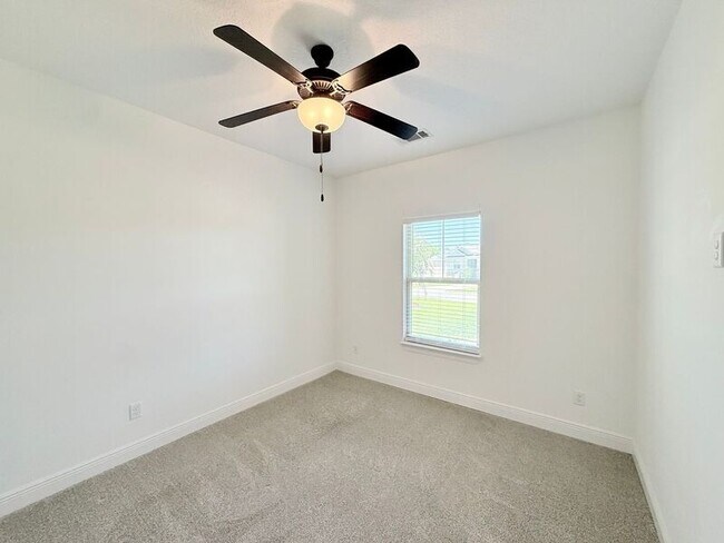 Building Photo - 2140 Trevor Cir