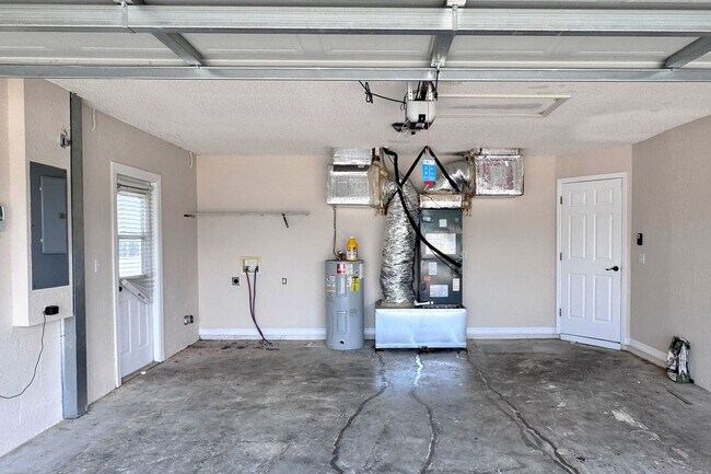 Building Photo - 332 Cloverdale Rd