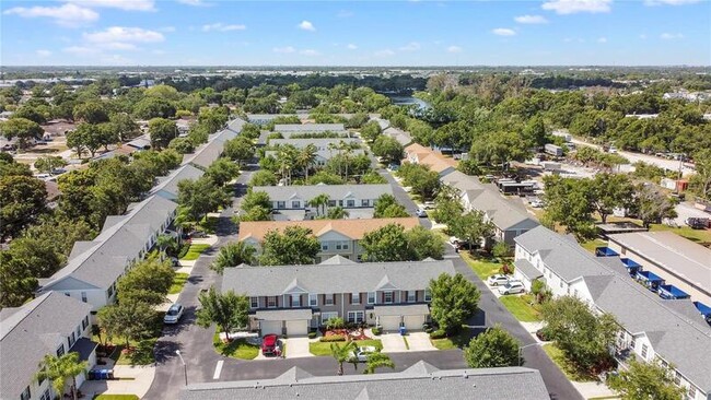 Building Photo - 8006 Thoroughbred Loop