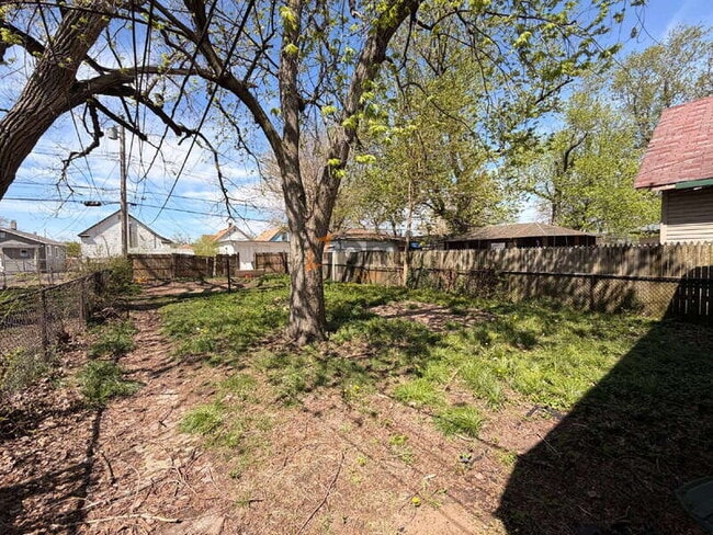 Building Photo - 6244 Madison Ave