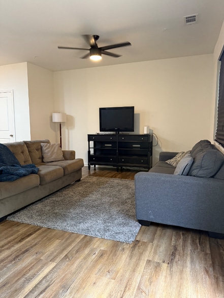 Building Photo - 11912 Fuller St