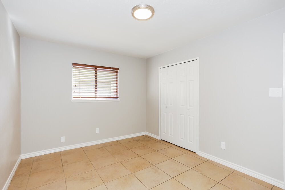 Building Photo - 6906 Forestview Dr