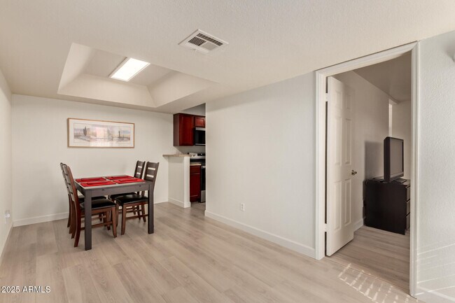 Building Photo - 8787 E Mountain View Rd