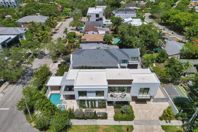 Building Photo - 1111 SE 9th Ave