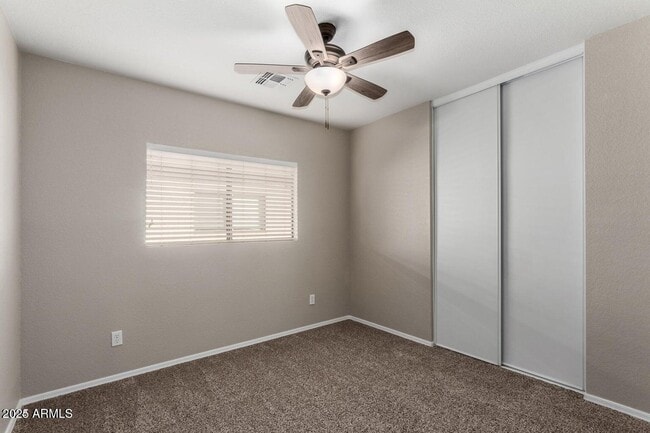 Building Photo - 574 W Kingman Dr