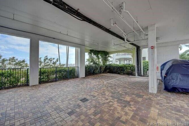 Building Photo - 775 NW Flagler Ave