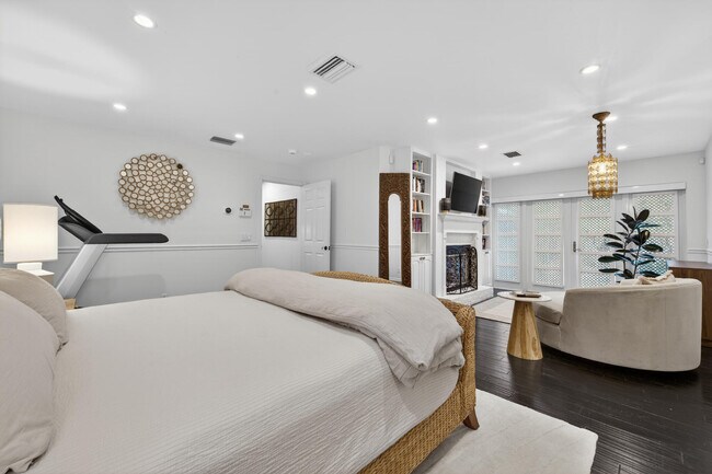 Building Photo - 302 NW 16th St