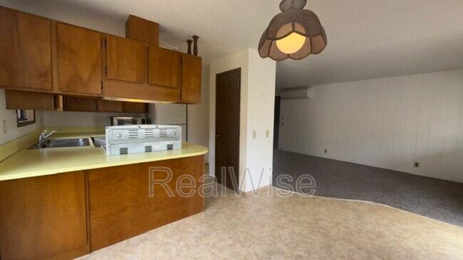 Building Photo - 1132 NE Barager Ave