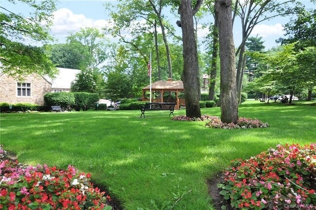 Building Photo - 235 Wolfs Ln