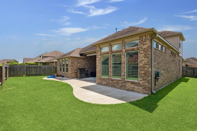 Building Photo - 407 Westwood Dr
