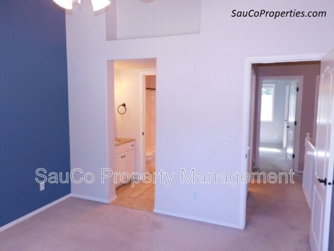 Building Photo - 4938 SW 1st Ave