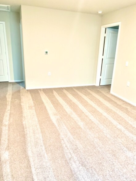 Building Photo - 5606 Willow Breeze