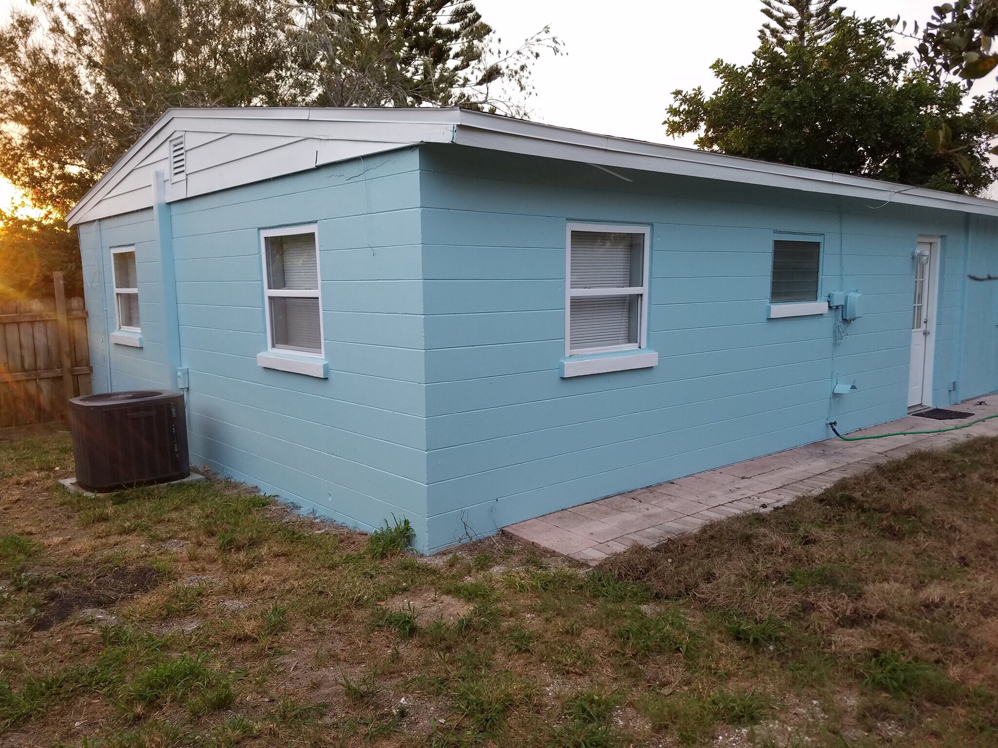 Building Photo - 330 7th Rd SW