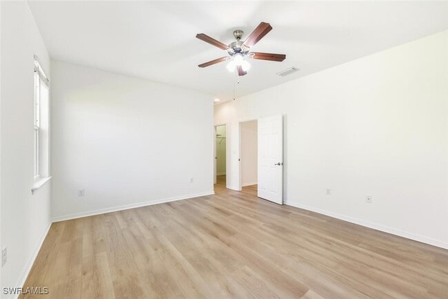 Building Photo - 10844 Alvara Way