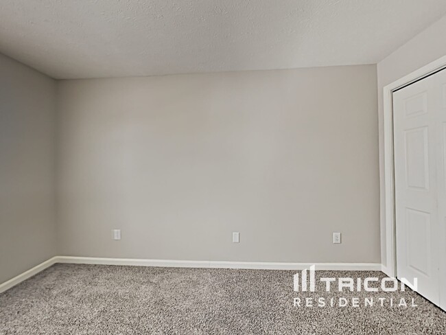 Building Photo - 6820 W Denton Dr