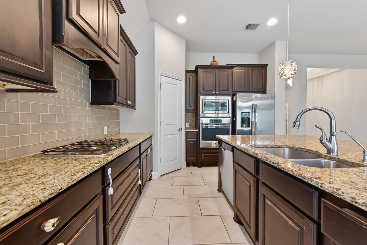 Building Photo - 18011 Begbie Path